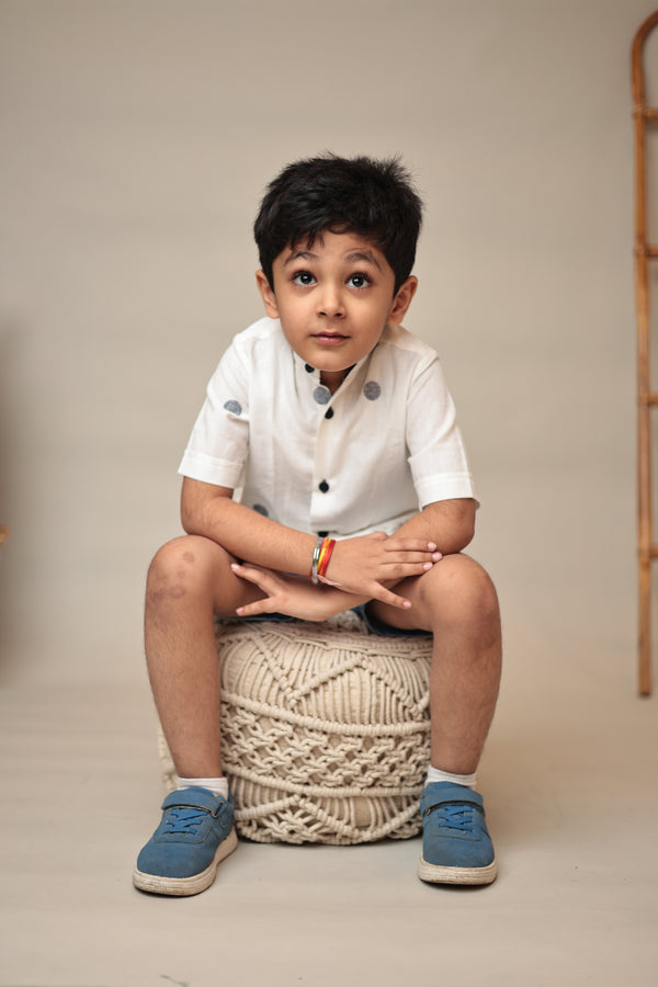Mini Chandra : Jamdani White Half-sleeve Shirt