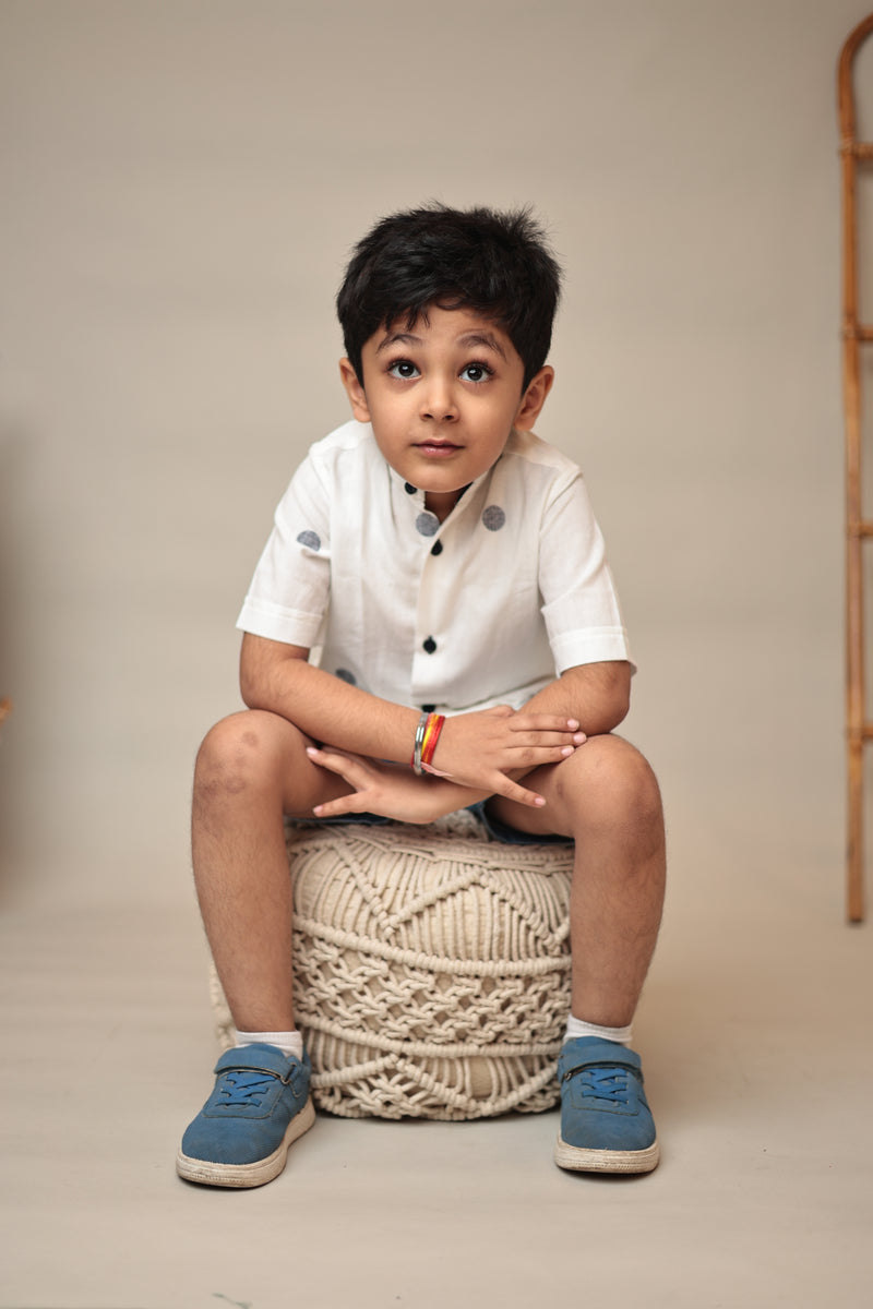 Mini Chandra : Jamdani White Half-sleeve Shirt