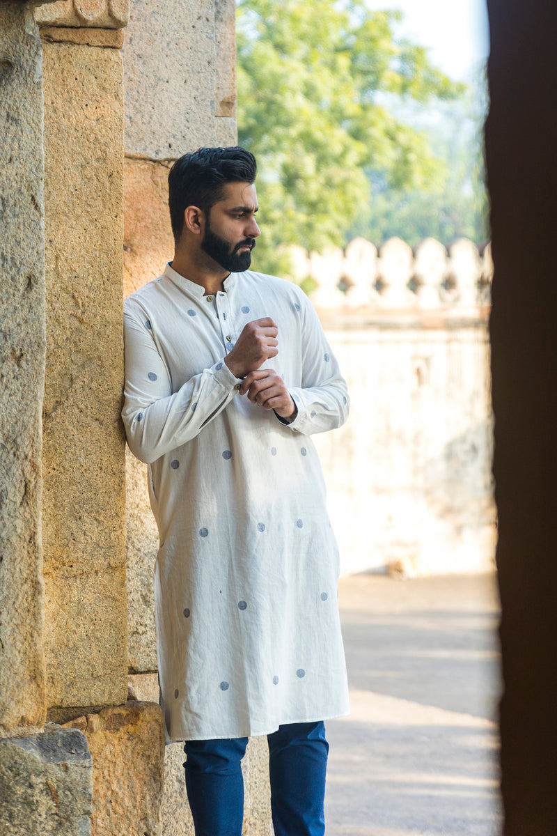 Shweth : Jamdani White Knee-Length Kurta