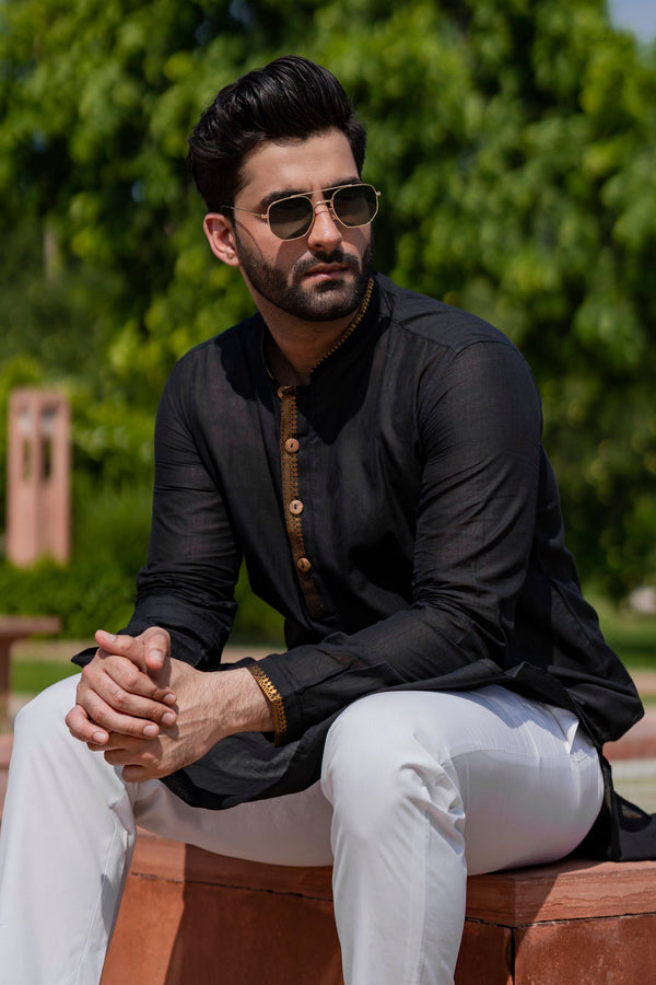 KAATUKA : Mangalgiri Black Knee-Length Kurta